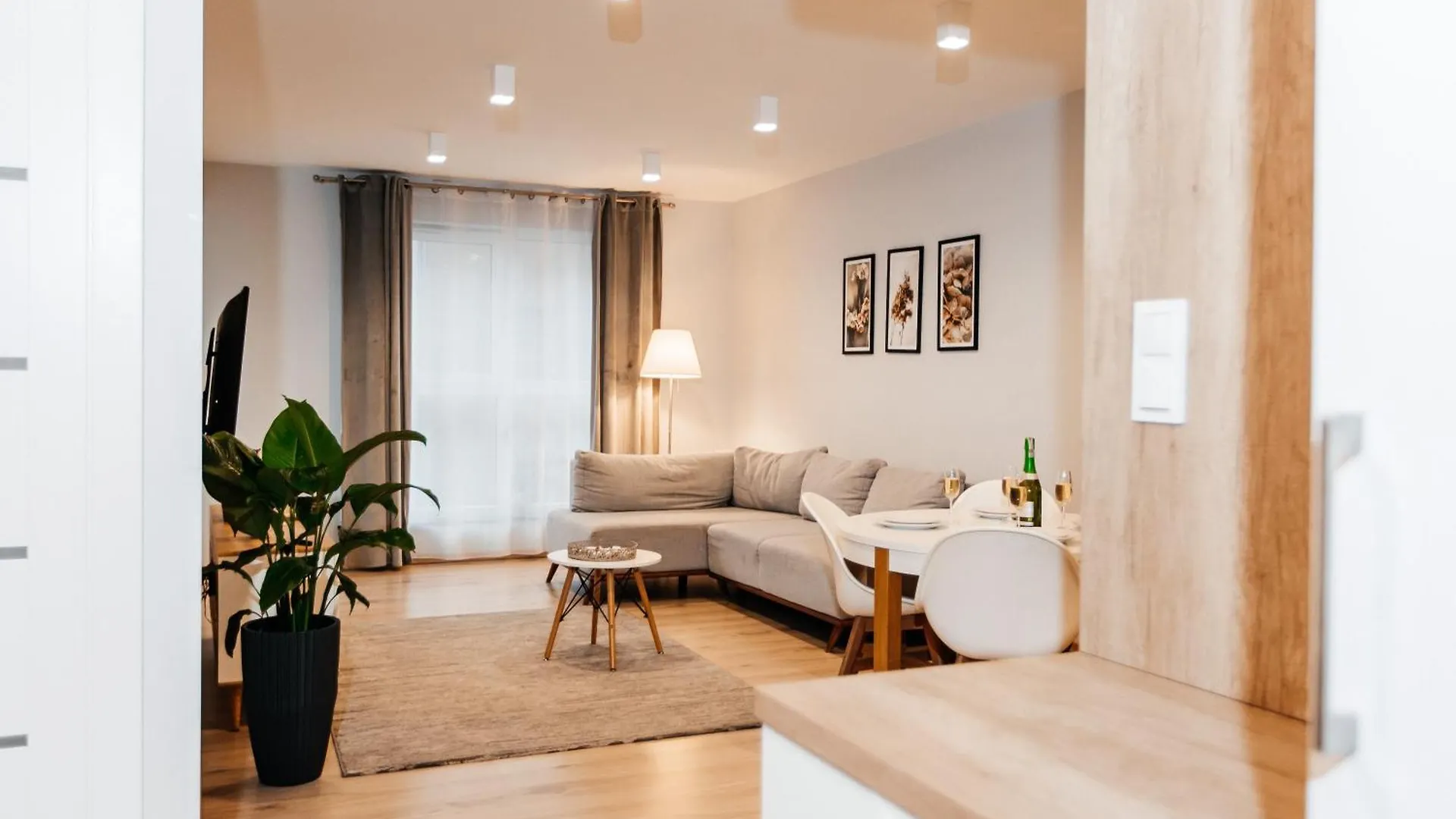 Appartement Maya'S Flats & Resorts 42 - Swietej Barbary Gdańsk